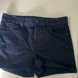 American Eagle women’s size 14 black jean shorts.